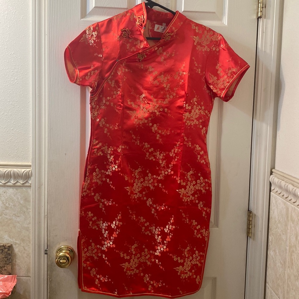 Red gold qipao